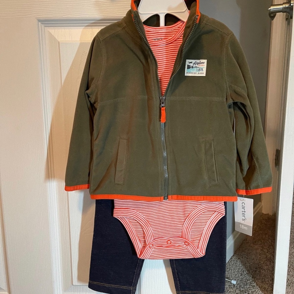 Gender Neutral Carter’s Set